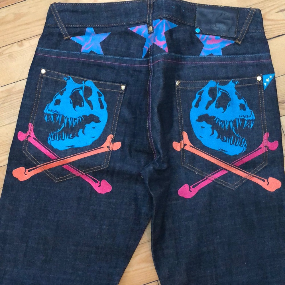 Clothes - Picture 4 of 5